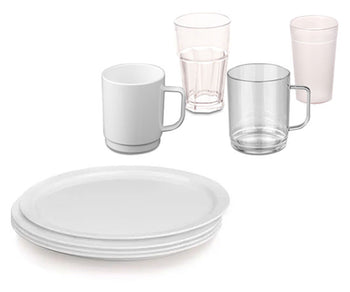 Glas, kopper og tallerkener af polykarbonat