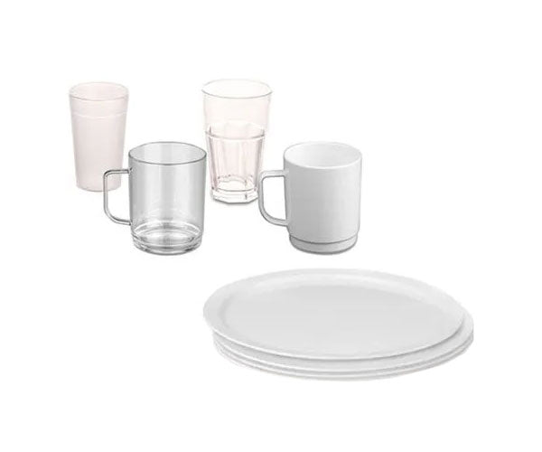 Glas, kopper og tallerkener af polykarbonat