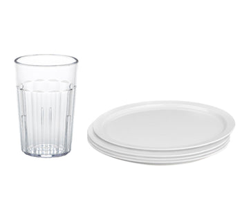 Glas, kopper og tallerkener af polykarbonat