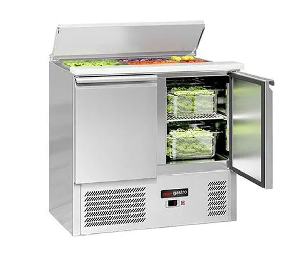 Saladetter og kebabbord