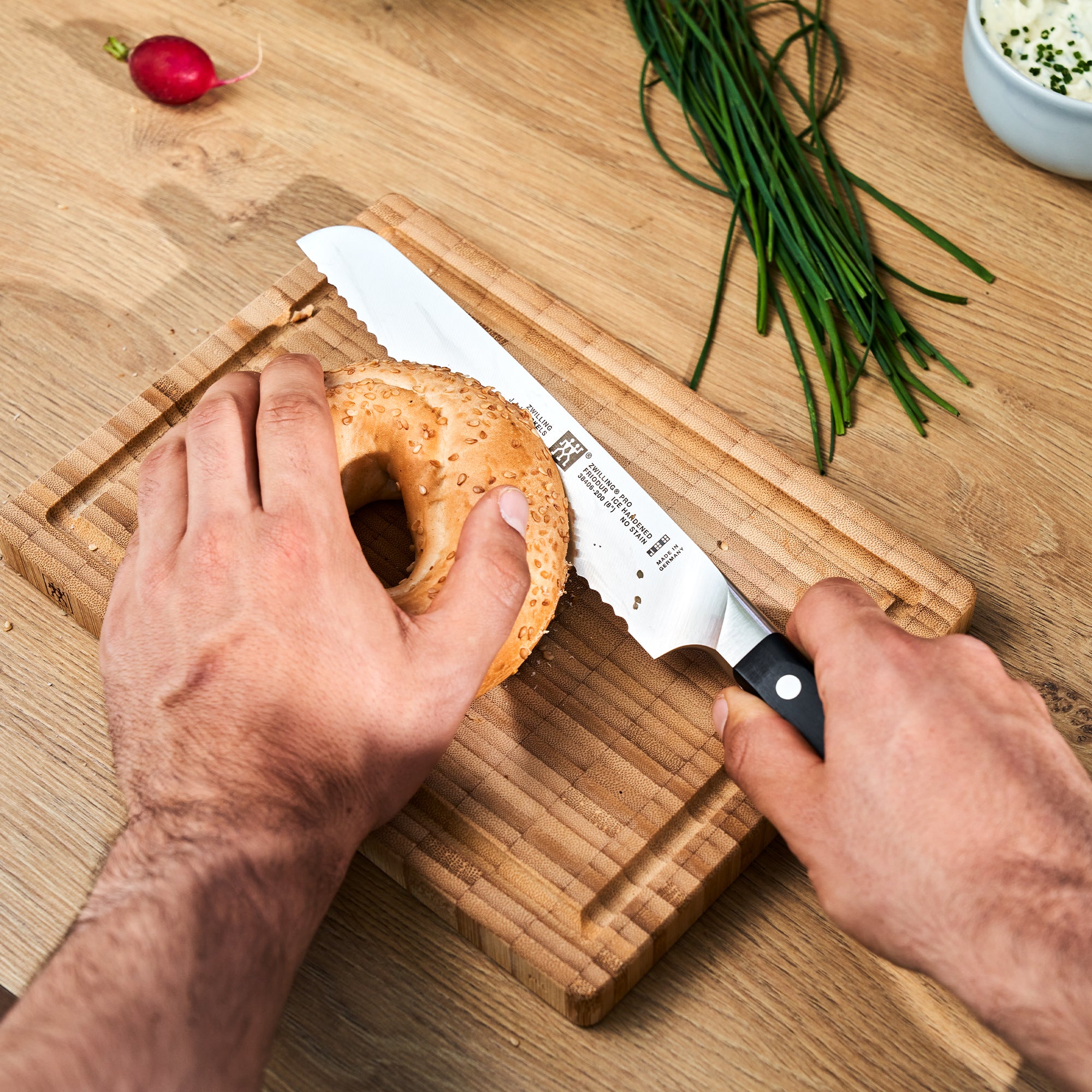 ZWILLING | PRO - Brødkniv - Blad: 200mm