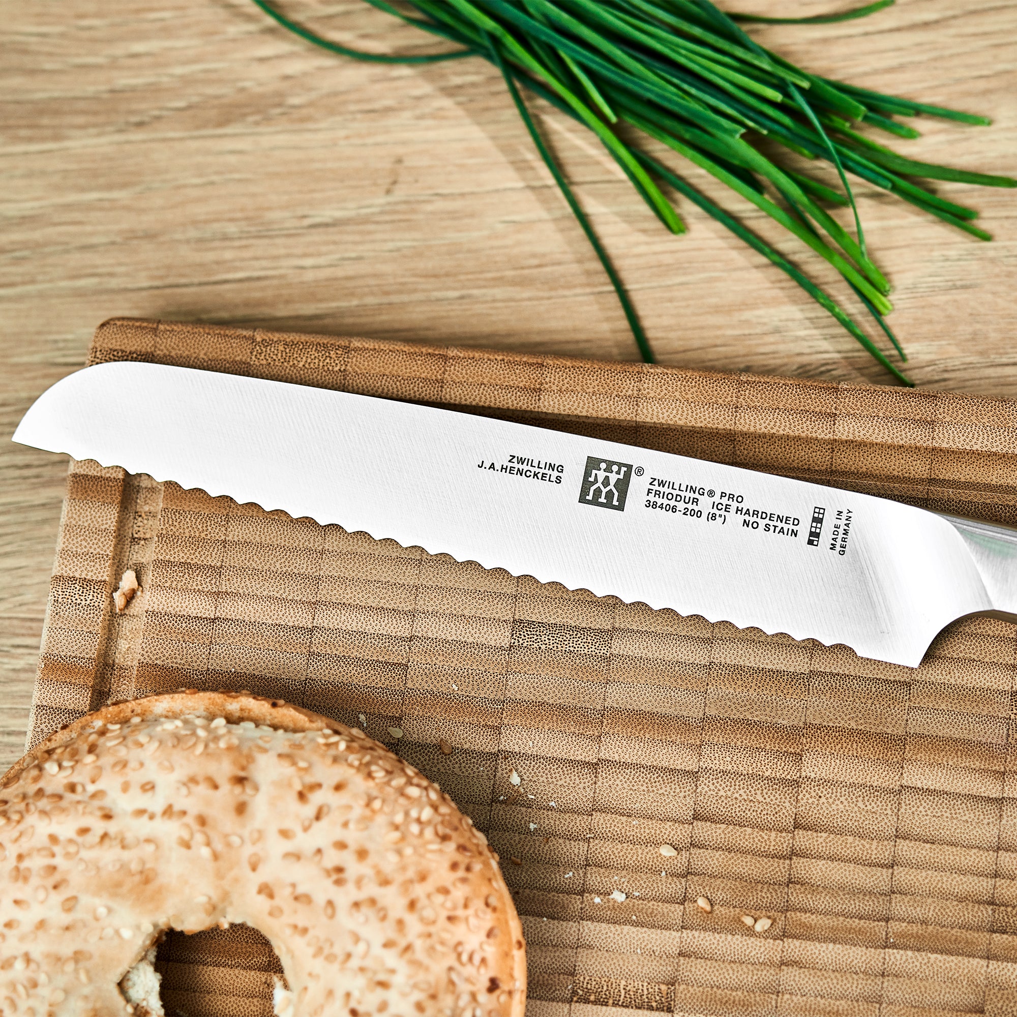 ZWILLING | PRO - Brødkniv - Blad: 200mm