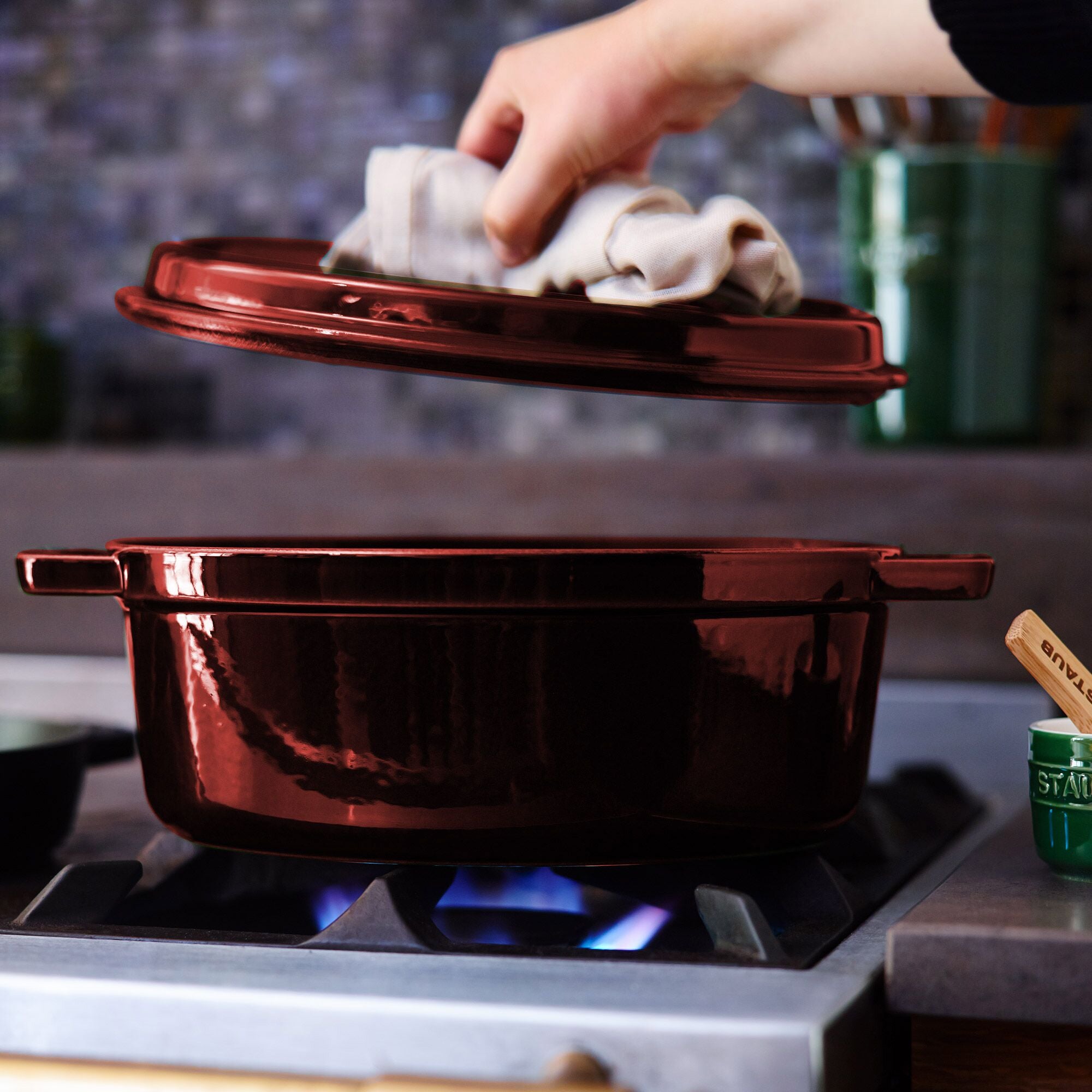 1004167_staub_inuse_2.jpg
