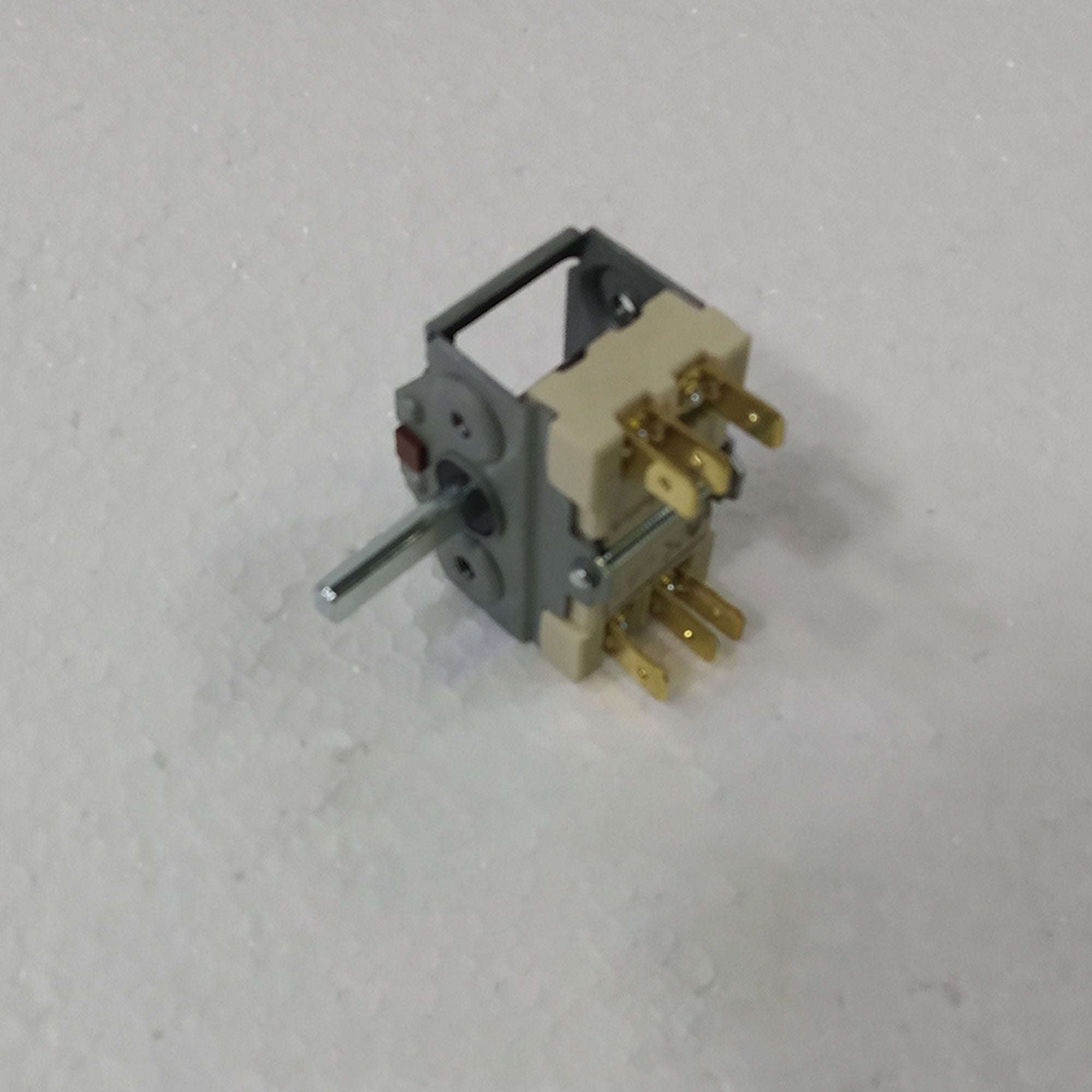 22051000_1.jpg