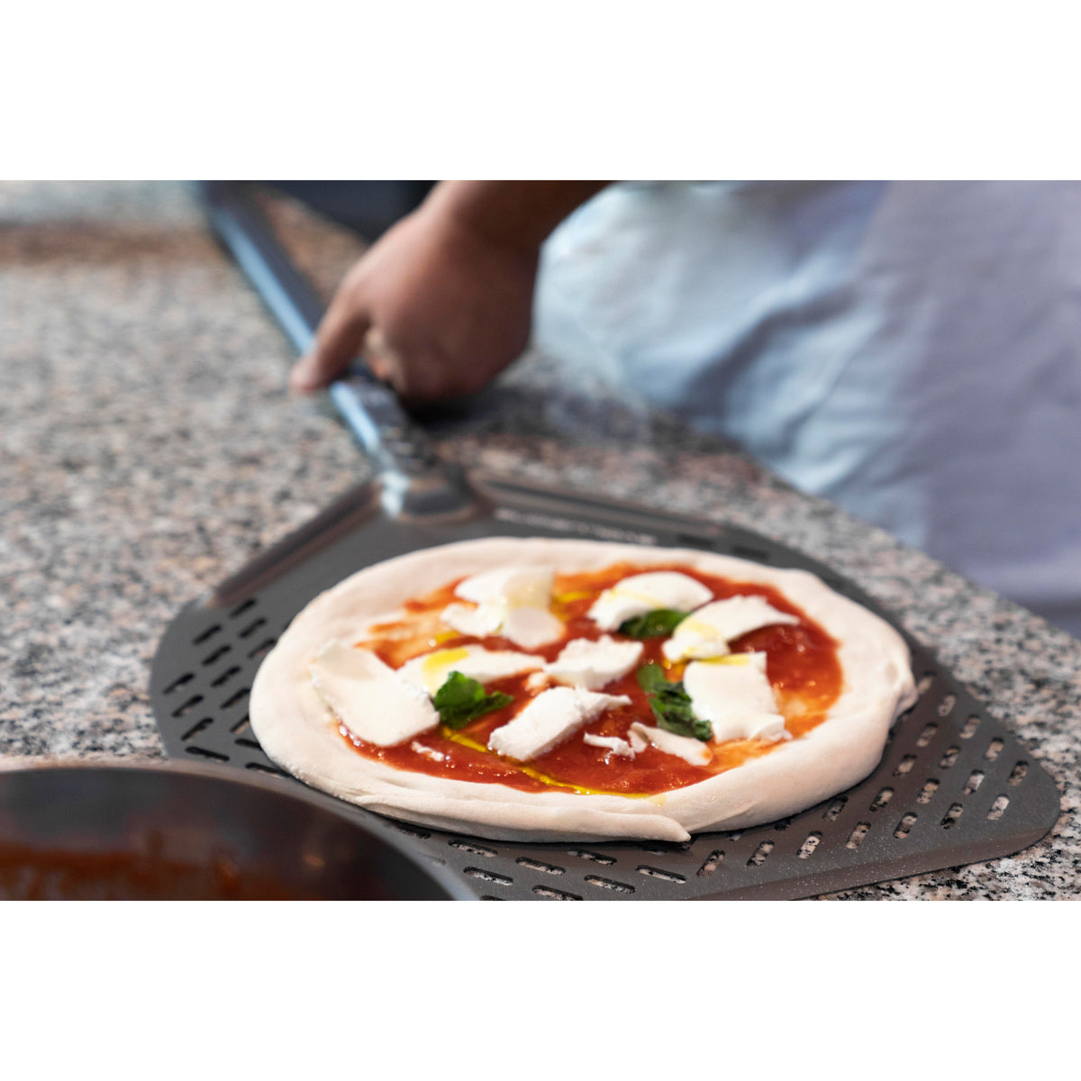 Pizza skovl Aluminium - 36 cm - perforeret