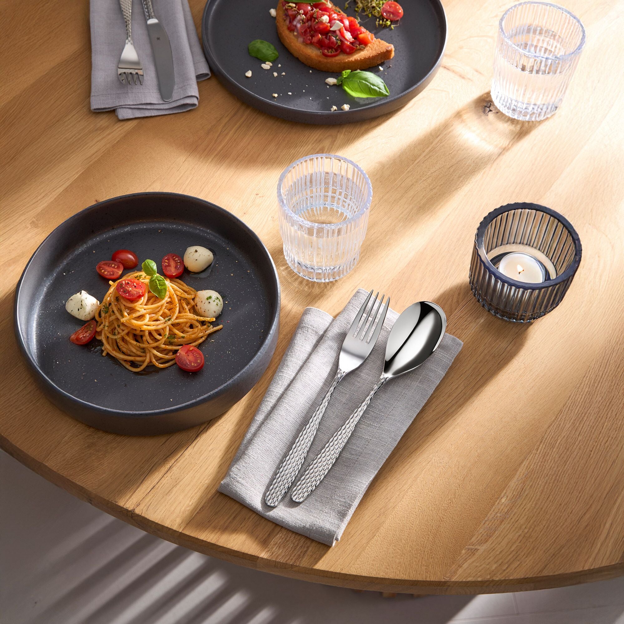 WMF-series_tessa-room_1