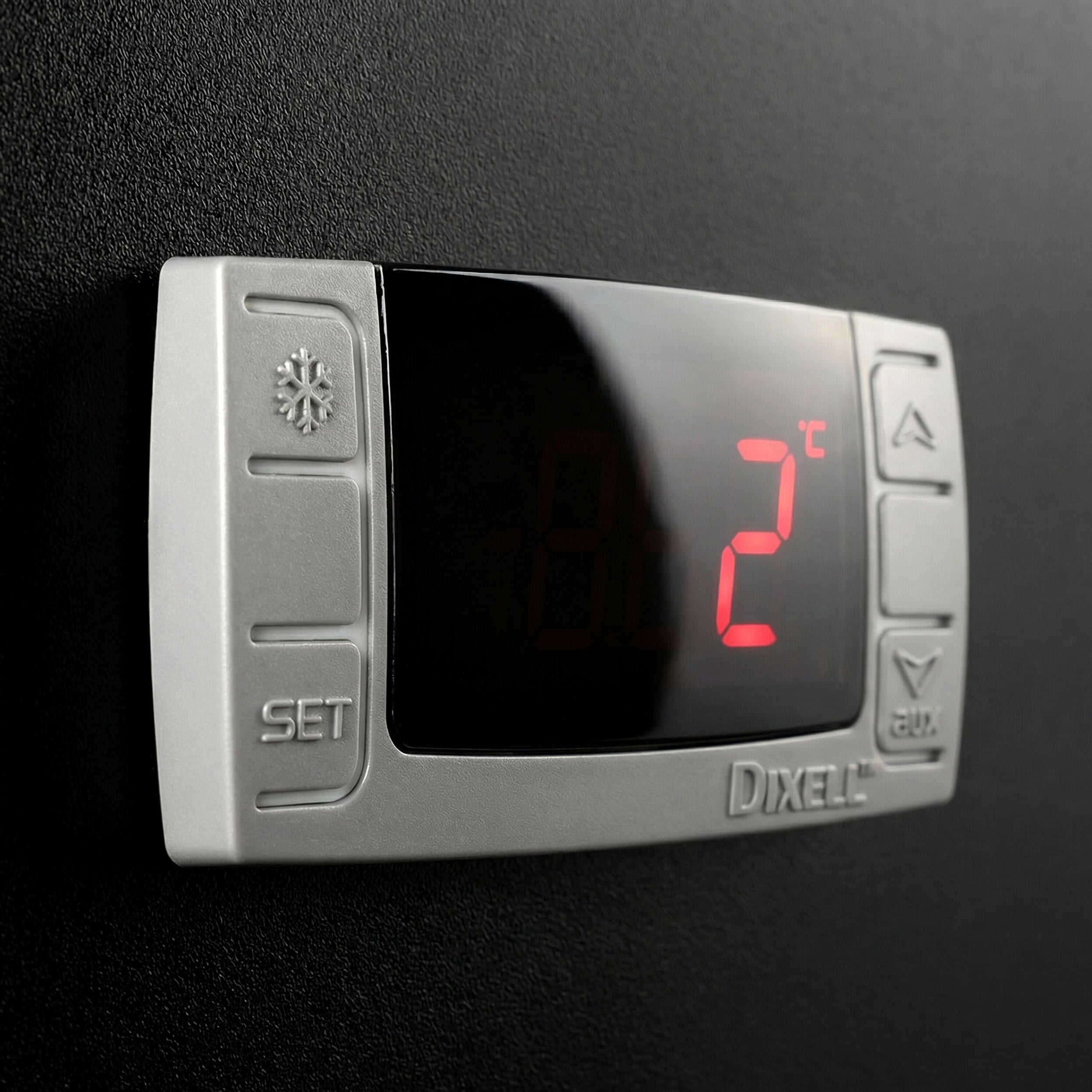 detail_dixell_display-cooling_black_without-button